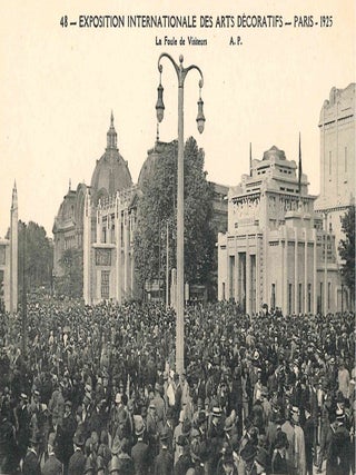 Extensive Collection of Souvenir Postcards from Exposition Internationale des Arts Décoratifs et Industriels Modernes of 1925 in Paris.