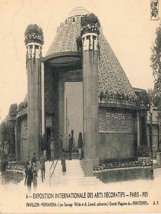 Extensive Collection of Souvenir Postcards from Exposition Internationale des Arts Décoratifs et Industriels Modernes of 1925 in Paris.