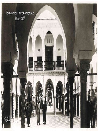 Extensive Collection of Souvenir Postcards from the Exposition Internationale des Arts et Techniques dans la Vie Moderne of 1937 in Paris.