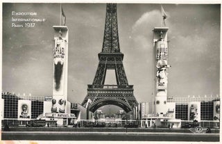 Extensive Collection of Souvenir Postcards from the Exposition Internationale des Arts et Techniques dans la Vie Moderne of 1937 in Paris.